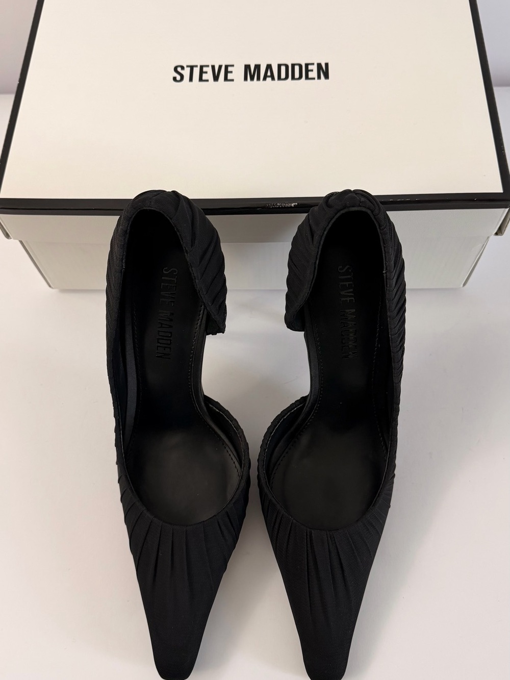 Steve Madden Elegant Black Pumps